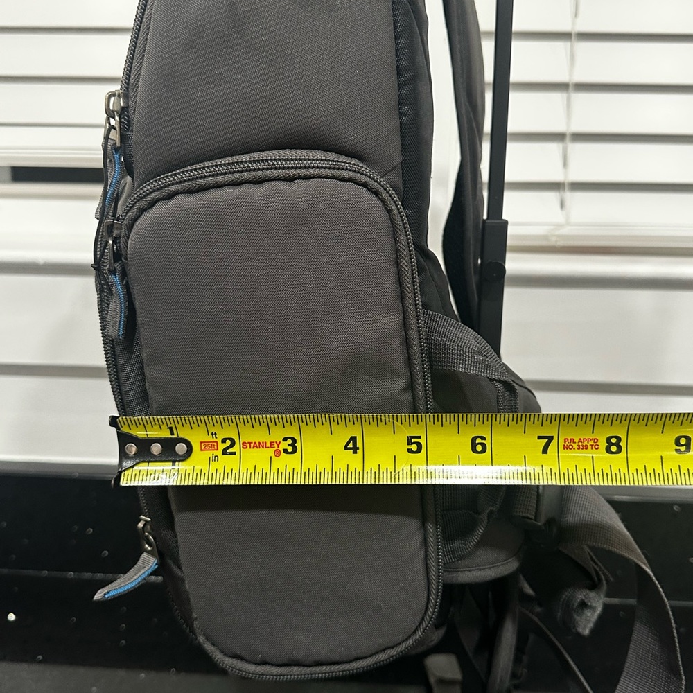 Case Logic DSLR Camera Sling Backpack - Gray - Excellent Condition - Picture 10 of 13